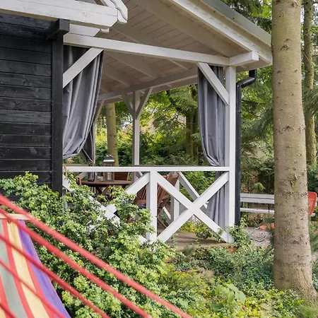 Black&white-cherry *