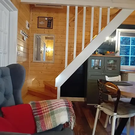 ロッジ Black&white-cherry *